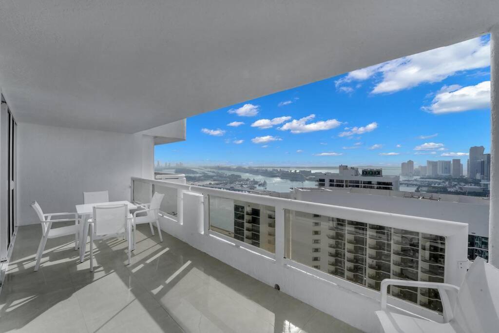 Shades Of Miami Sky Penthouse! Newly Renovated Apartment Exterior photo