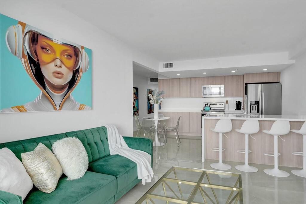 Shades Of Miami Sky Penthouse! Newly Renovated Apartment Exterior photo